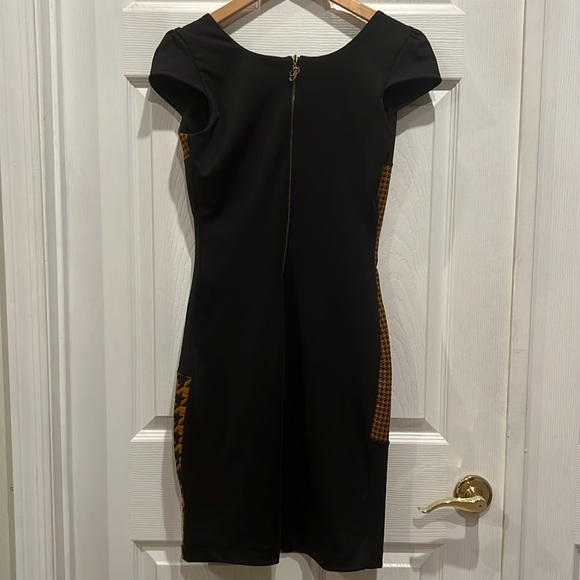 POLE & POLE Cap Sleeve Colorblock Dress - Picture 4 of 9